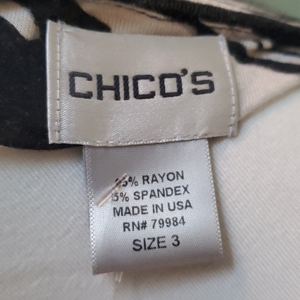 Chico's Black and White Geometric pattern Top - Picture 3 of 3